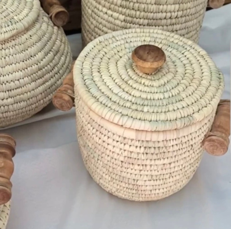 سطل جای برنج استوانه حصیری دسته چوبی ضد شپشک کپوبافی دسته دار