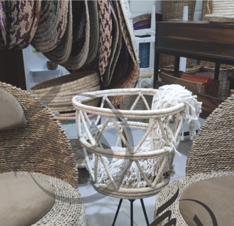سبد کنار مبلی ،میز عسلی، جای کوسنی و شال مبل حصیری