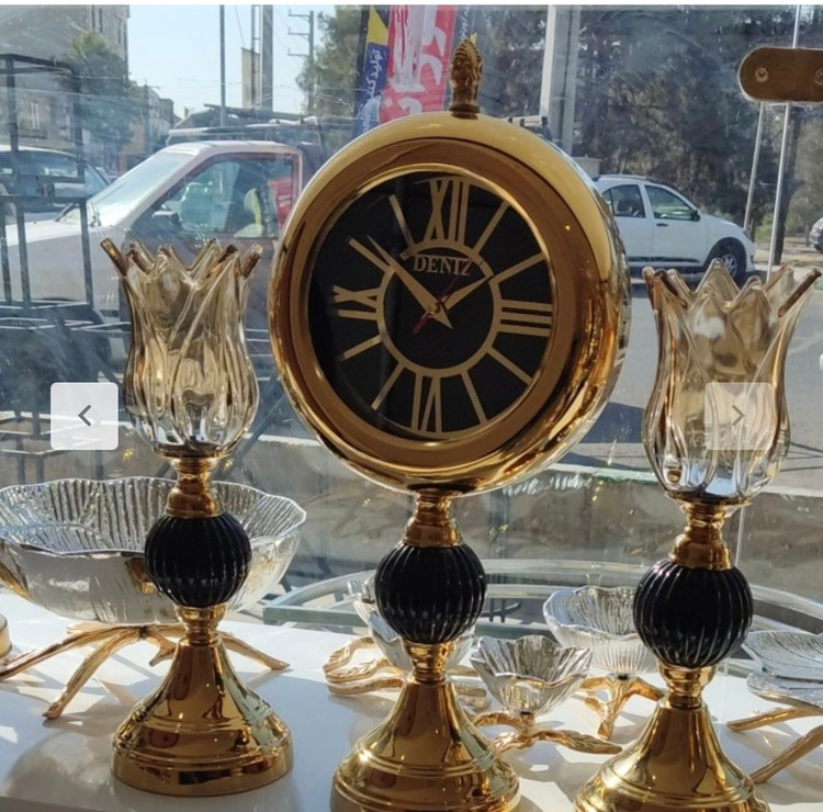 ساعت و شمعدان سه تیکه روی میزی لاله