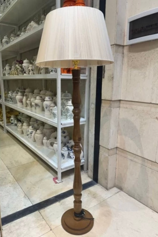 آباژور ایستاده چوبی