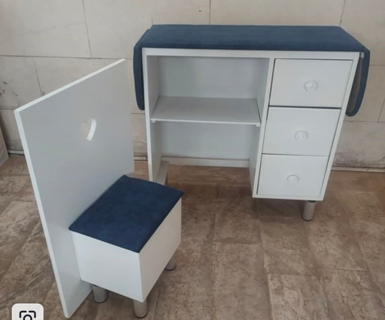 میز اتو و چرخ خیاطی مدل کمددار به همراه صندلی جنس ام دی اف