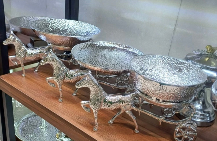 سرویس پذیرایی ۳تیکه اسب کالسکه